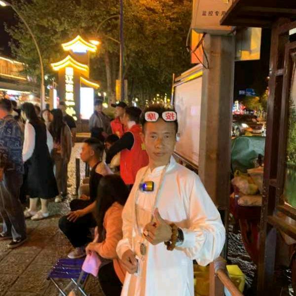 邹金贤 按摩小王子 手艺人户外按摩＋带徒