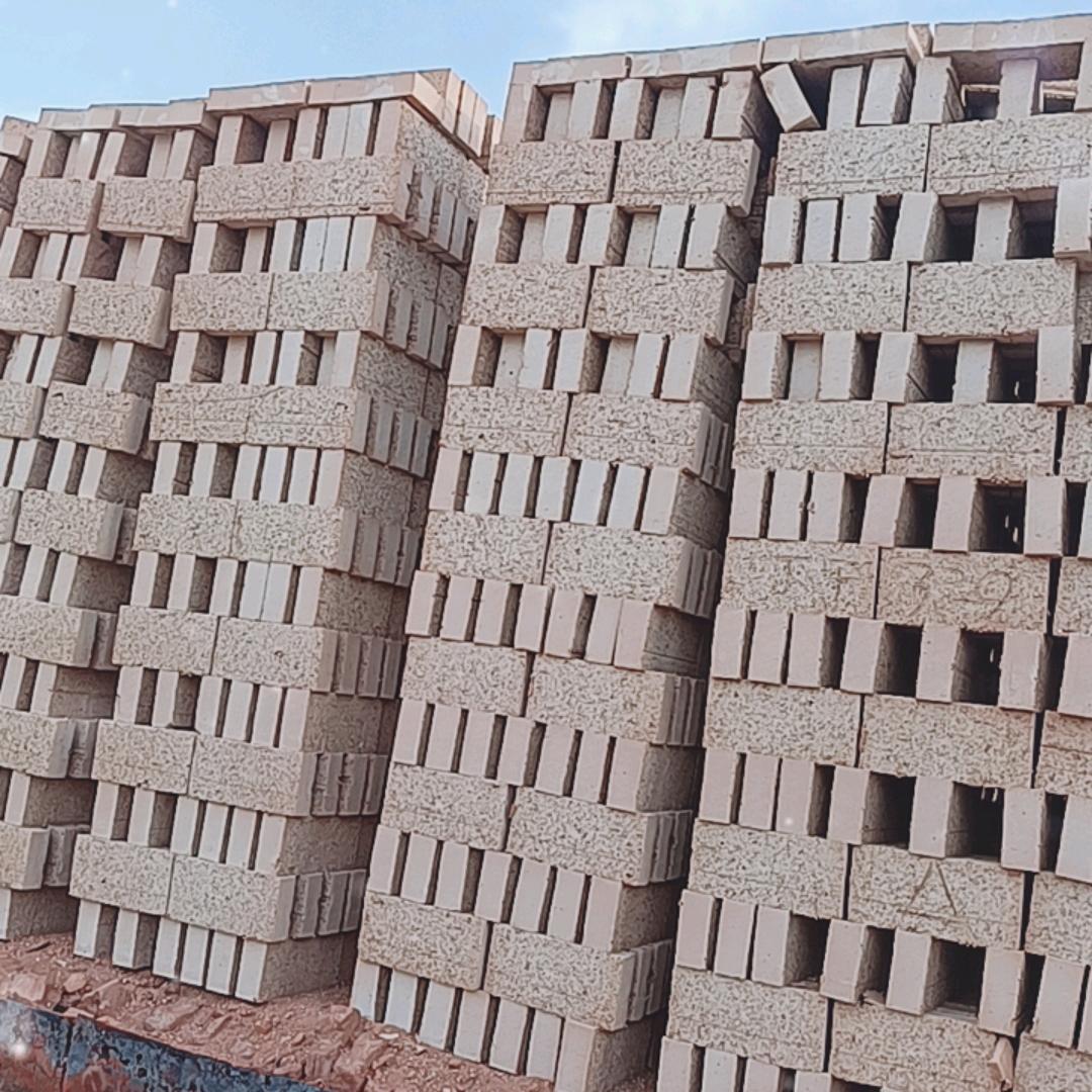 鑫航建材（出售各种建筑用砖