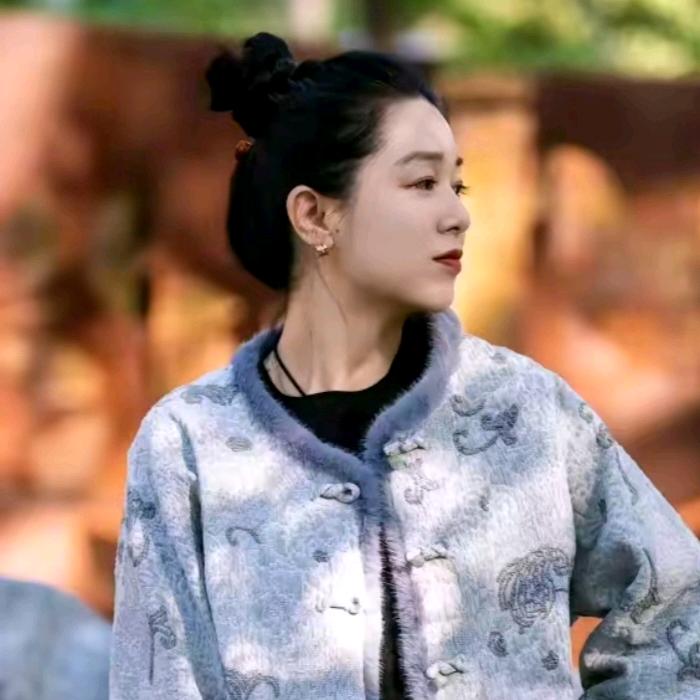 尤加莉【时尚穿搭】