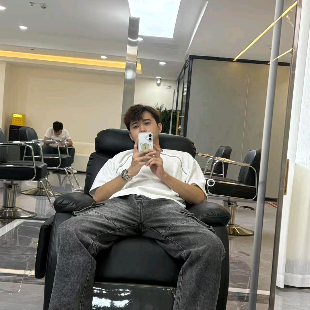 阳江徊意新美业私人定制 帅哥总监