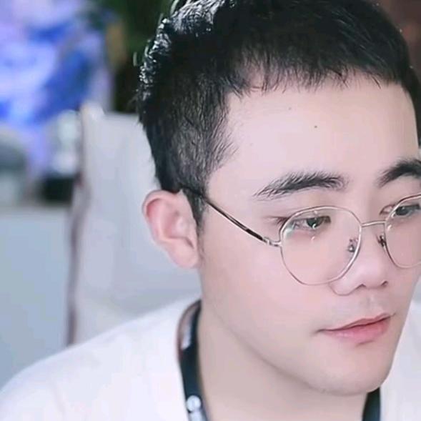 人事总监 小明