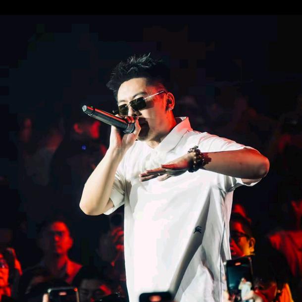 揽角SKAI ISYOURDICK