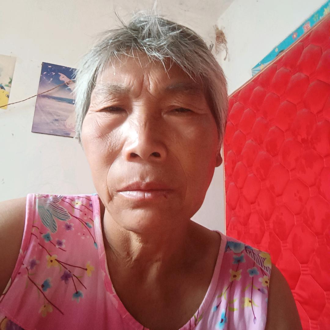 英子