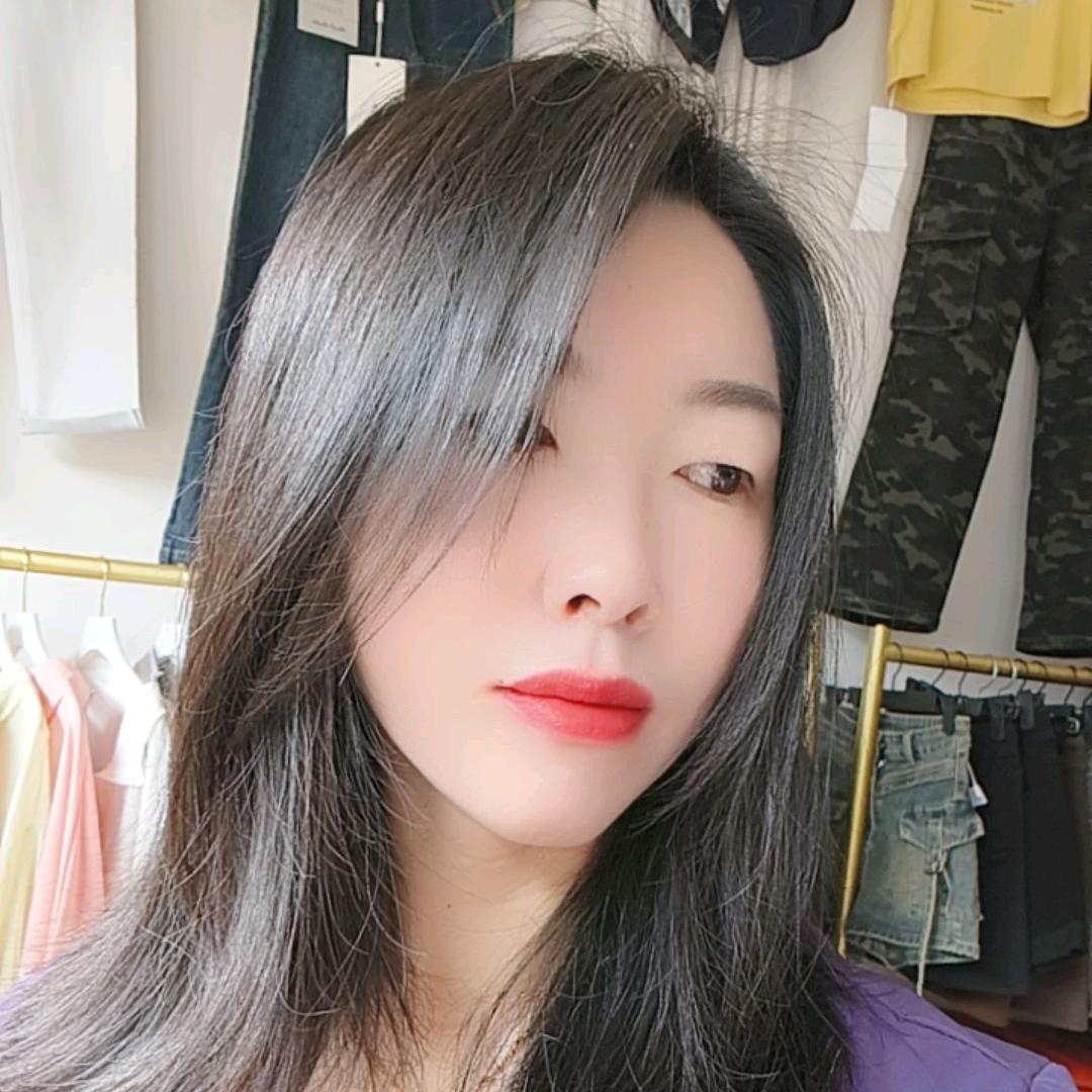 a樱樱服饰