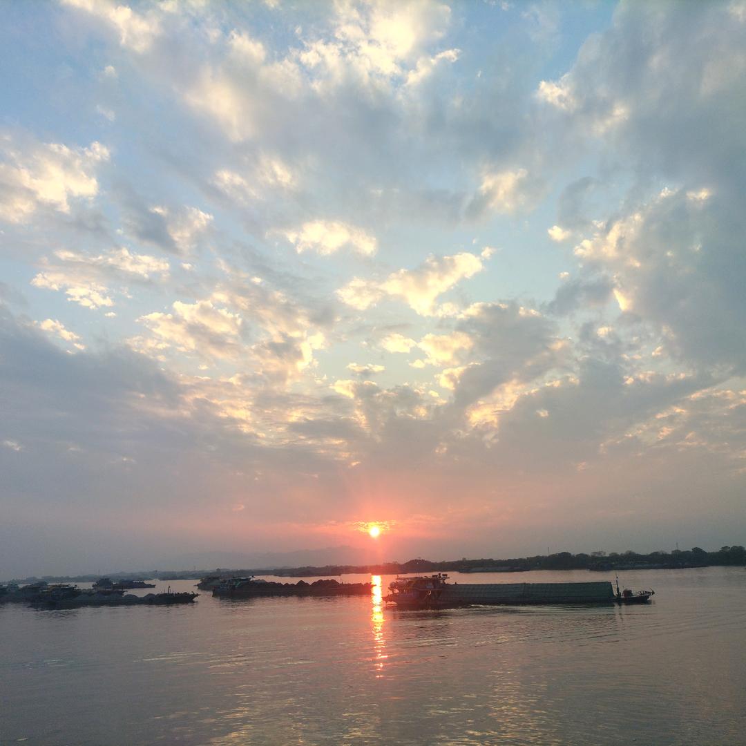 沉默观沧海