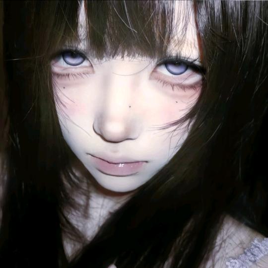 悠郁^