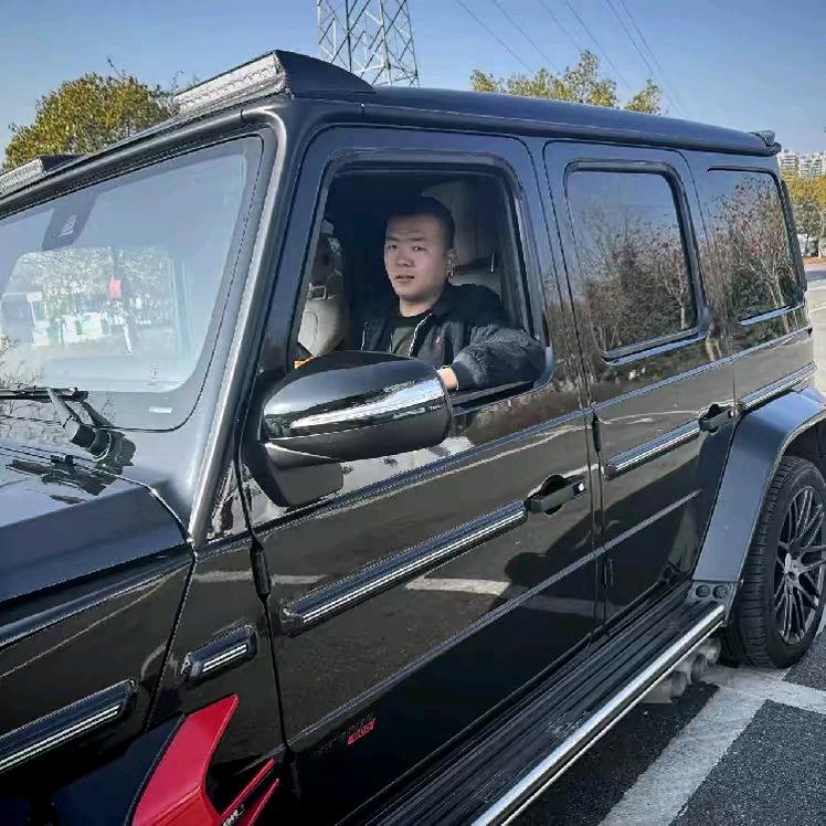 孤独的根号三、