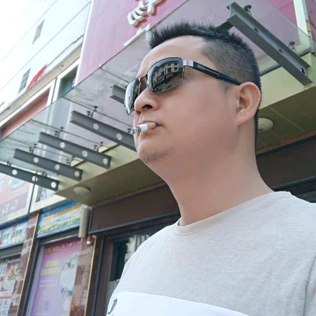 阿龙