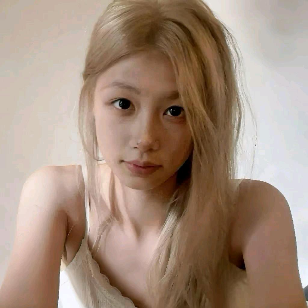 英子