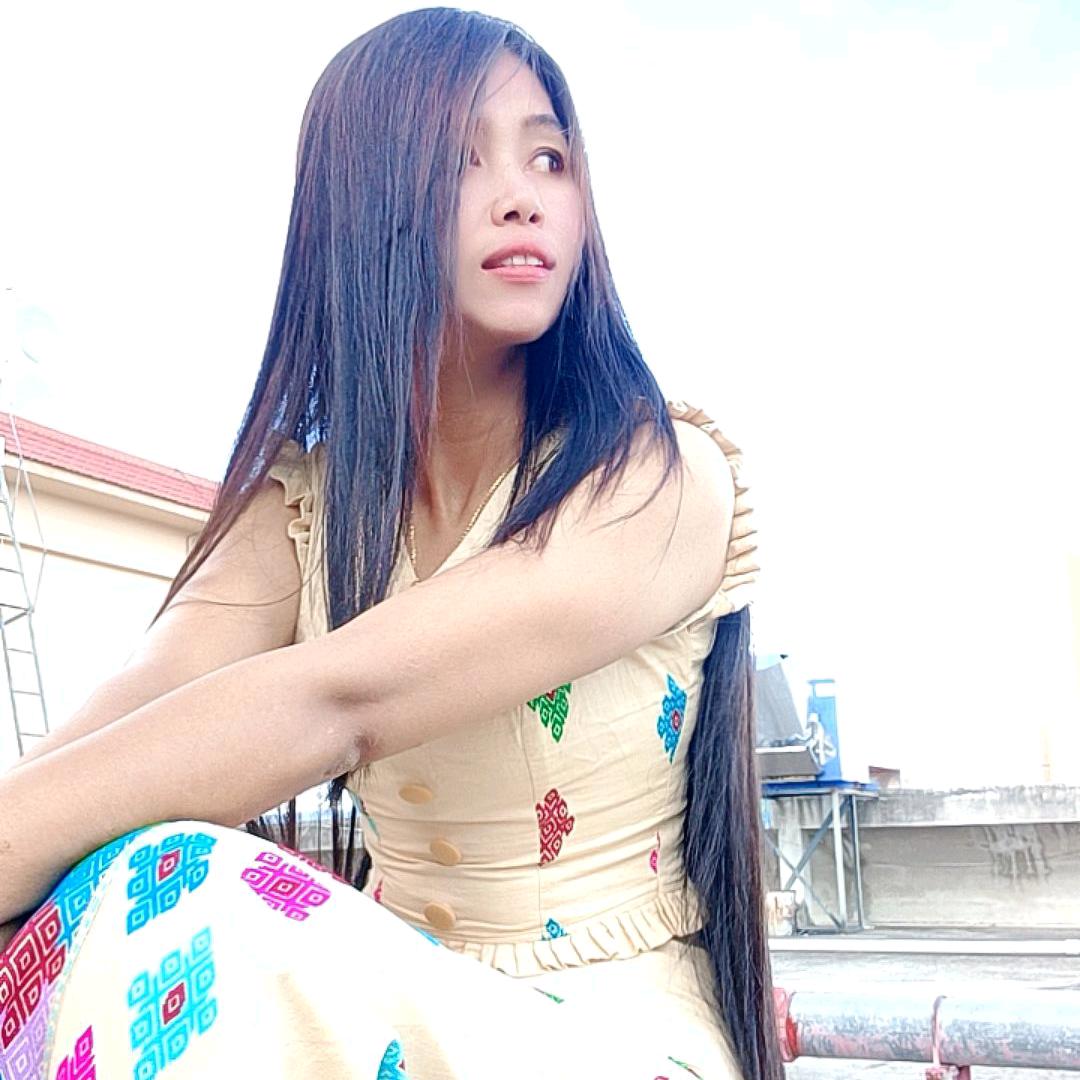 ကျောက်ပန်းတောင်းသူ👈