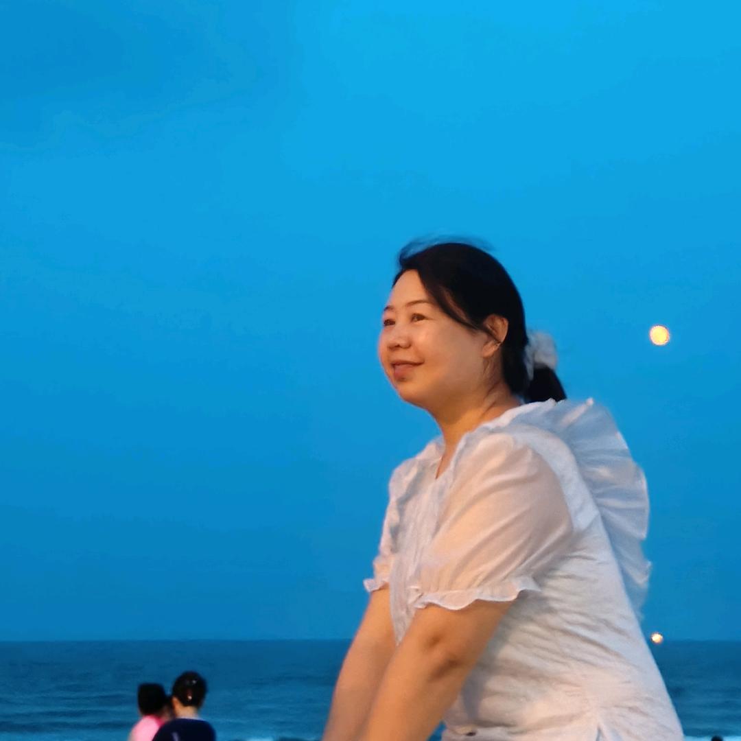蓝色