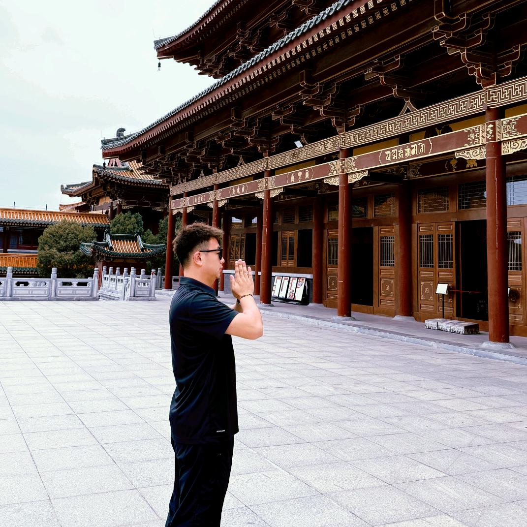 做婚礼的陈先生🤵