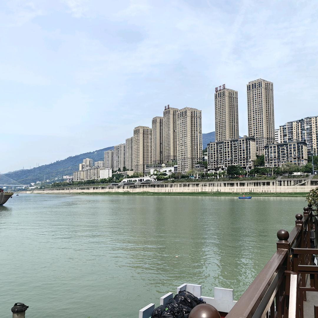 东营鑫泰橡胶实心轮胎