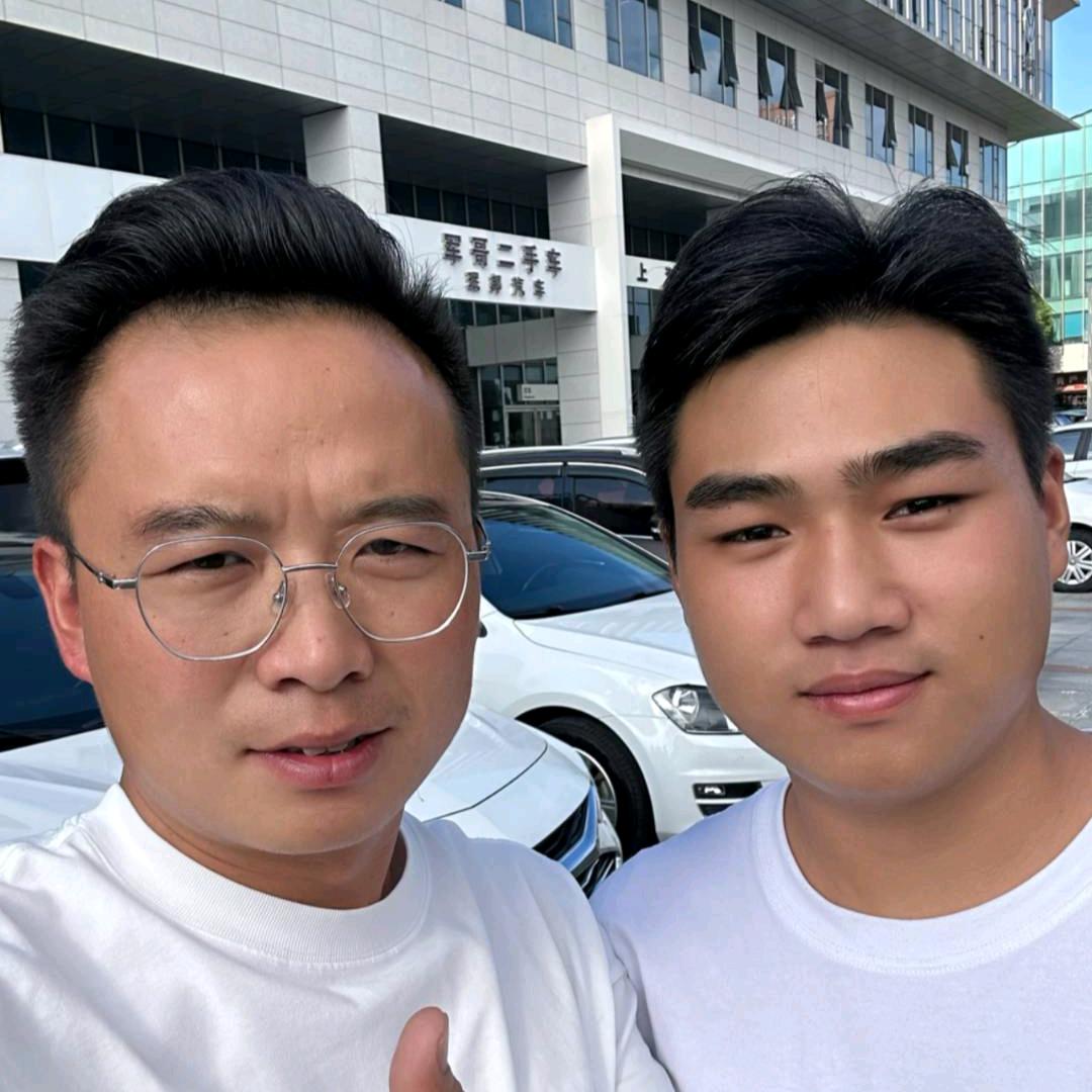 上海奉贤军哥二手车（小张）