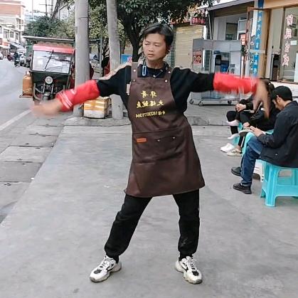 中心村曳舞华哥