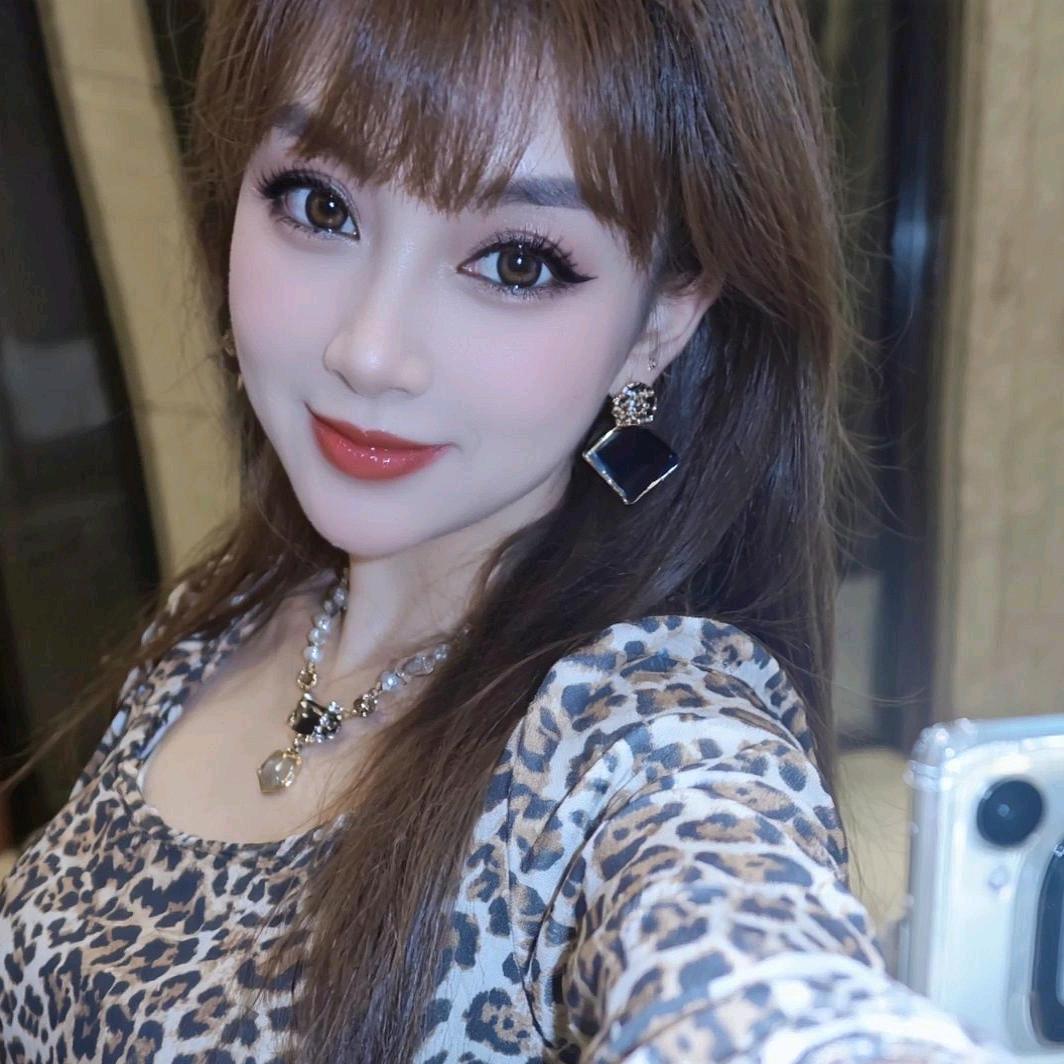 英英🙉天后《余生只做英女王》