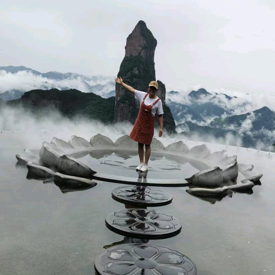 踮脚够来的光  暖不透心房
