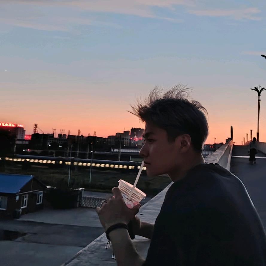 小丁≠