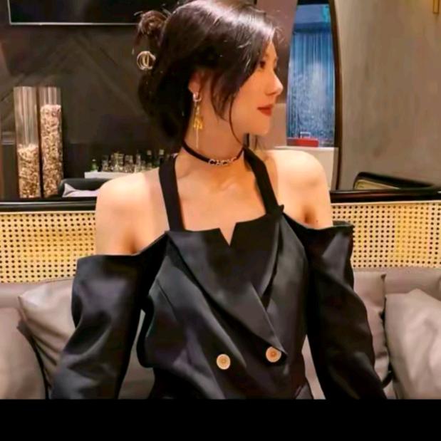 楚楚君-定制穿搭