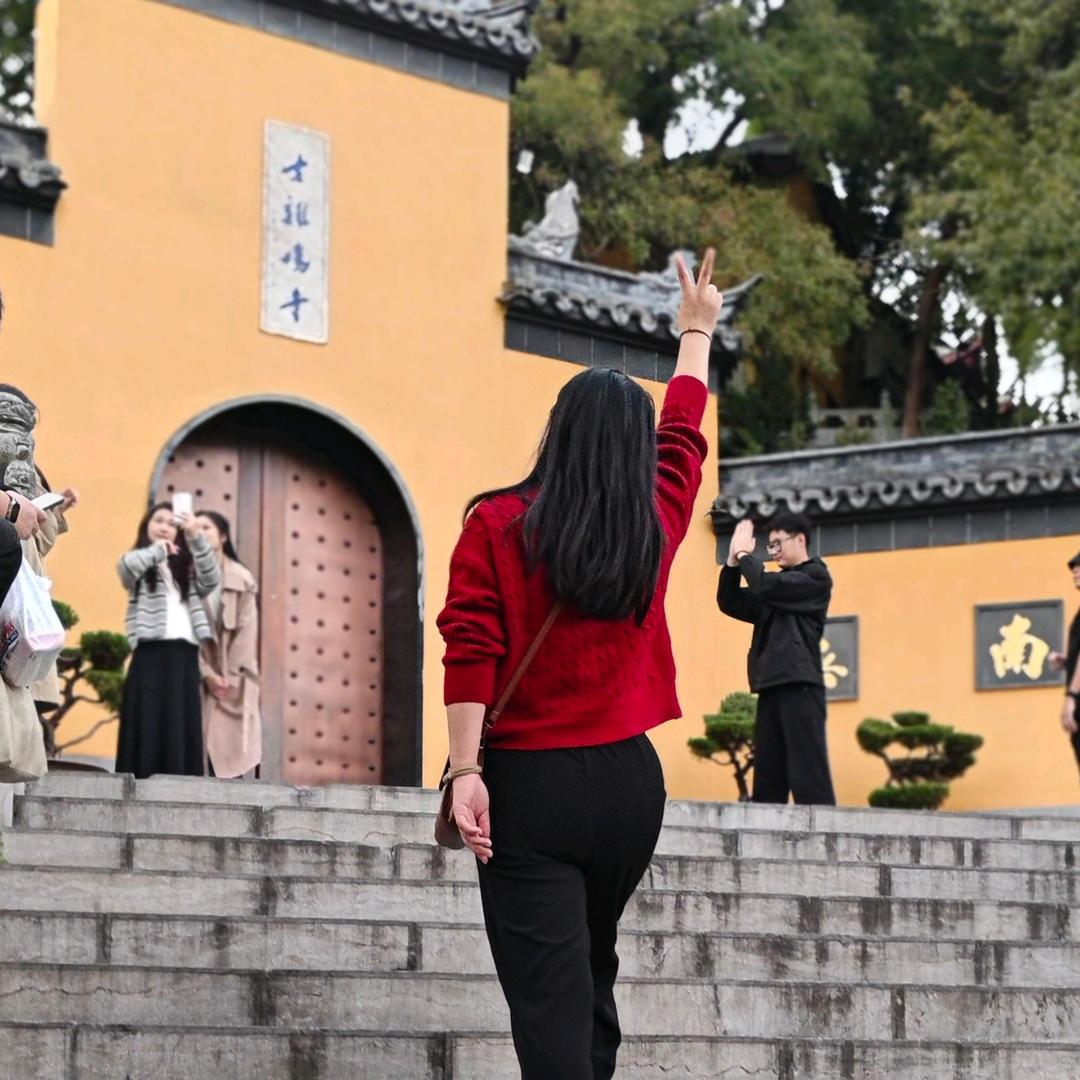 阿珍想靠卖水晶发财