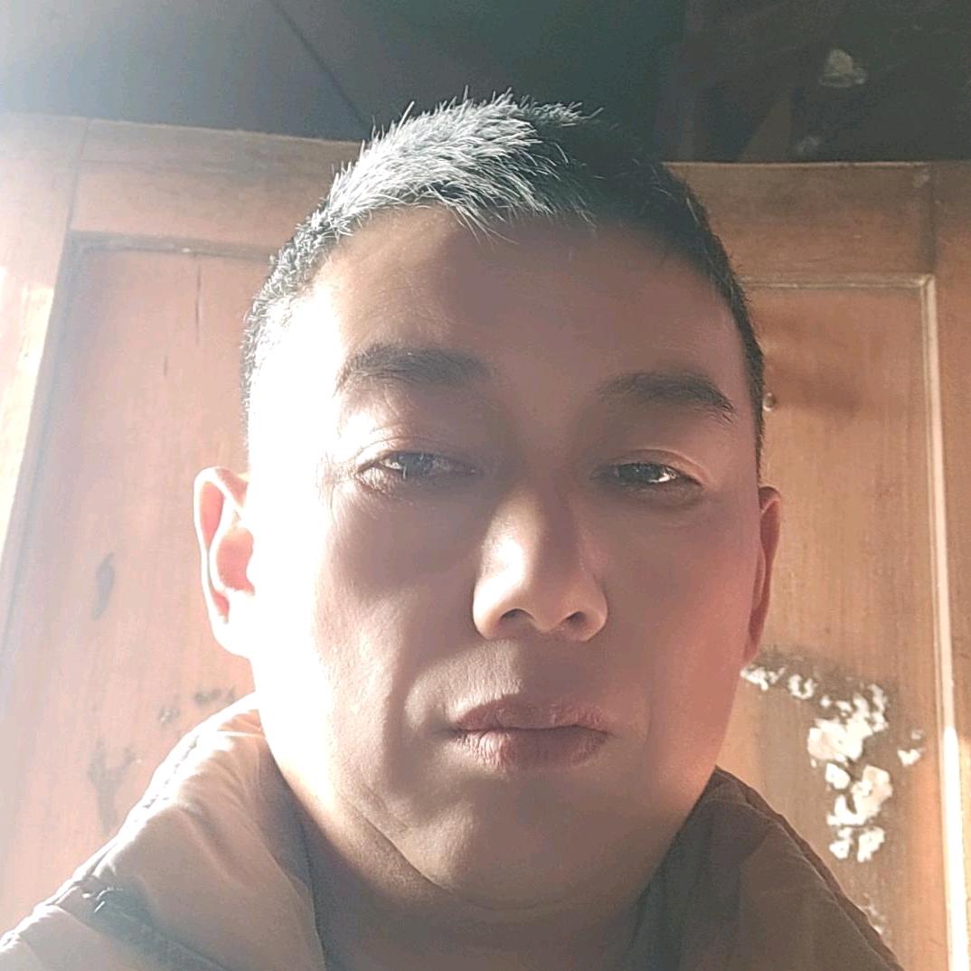 老杨爱钓鱼爱唱歌