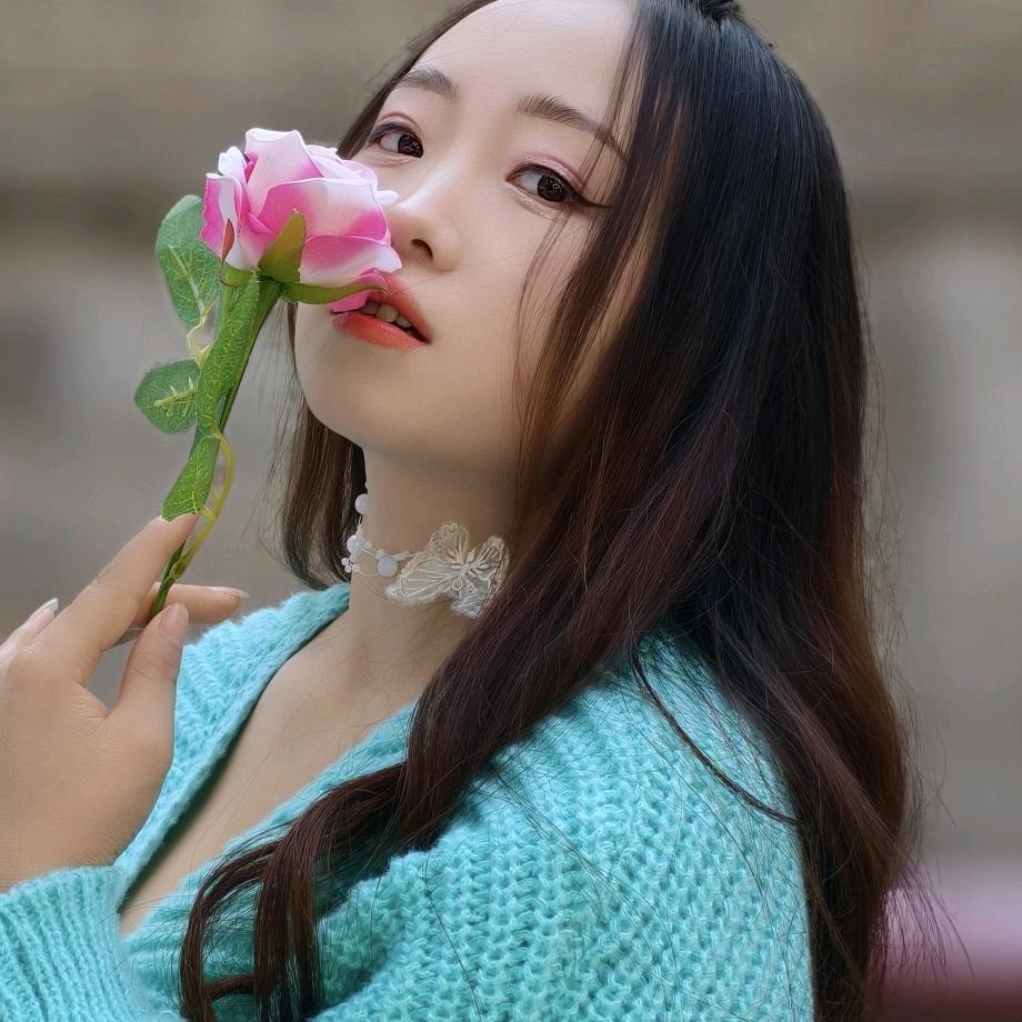 (酥🌸丫🌸头)