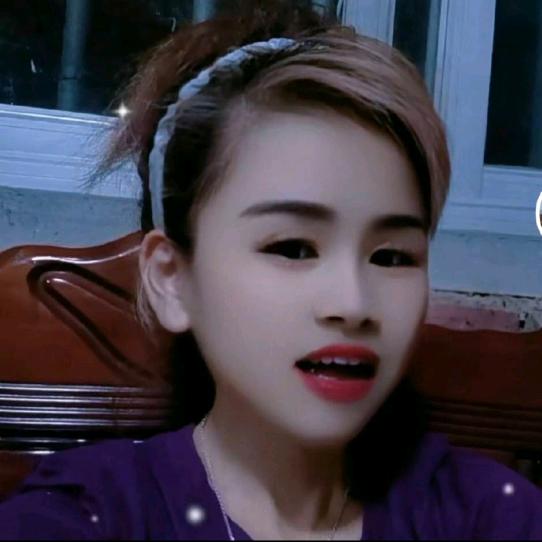 小何