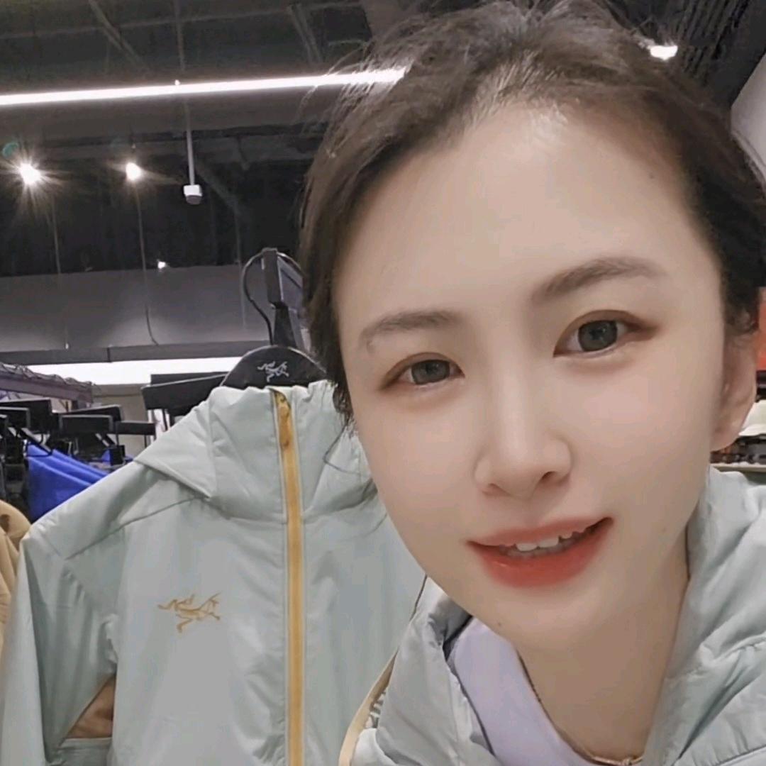 加拿大的小鸟姐姐