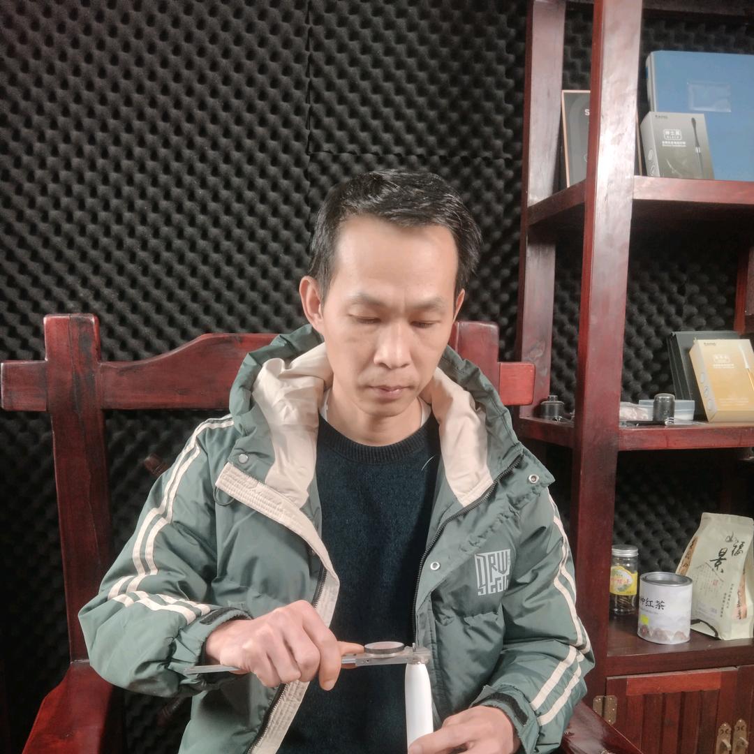 利新 生产厂家直播间