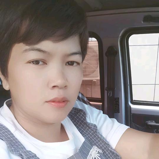 摆地摊李姐