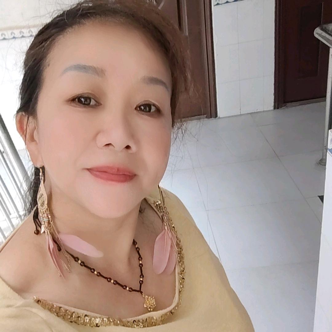 单身大姐。