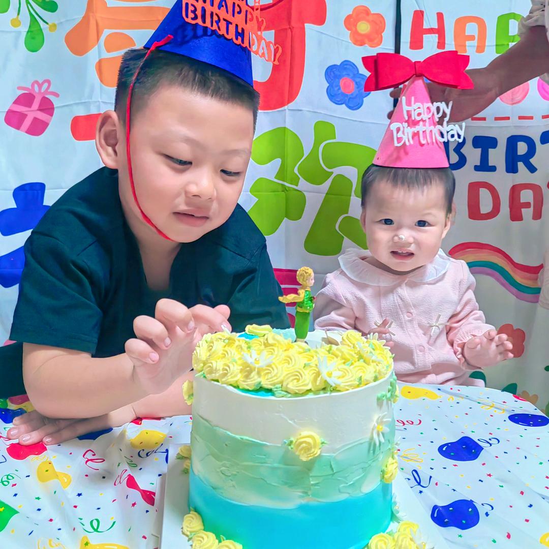 天选兄妹：同月同日生