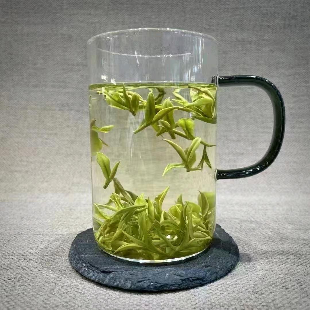 缘溢白茶