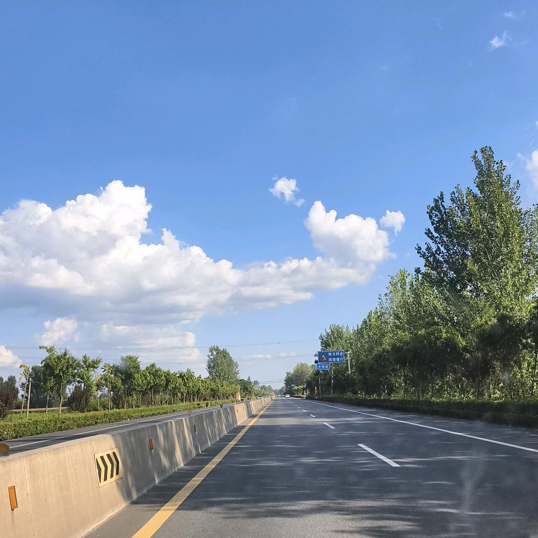 南阳顺鑫全屋定制，木门，橱柜，玻璃门。