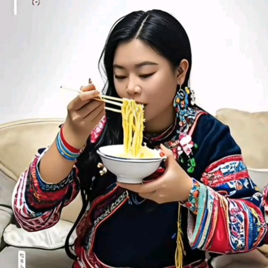 爱酒的女人，彩刚瓦，水电都做