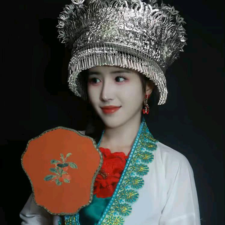 晴晴苗衣（民族服饰）