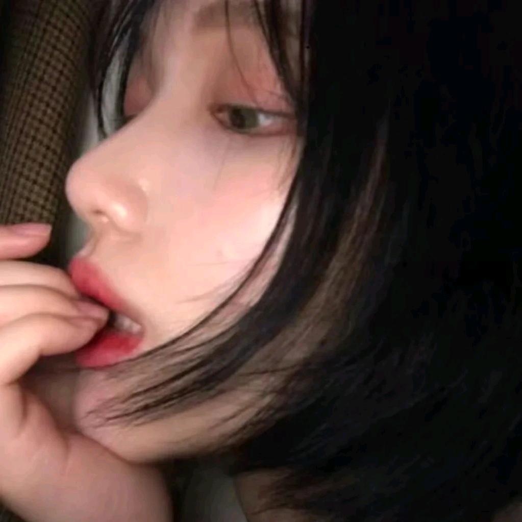 佳佳有点甜🙈