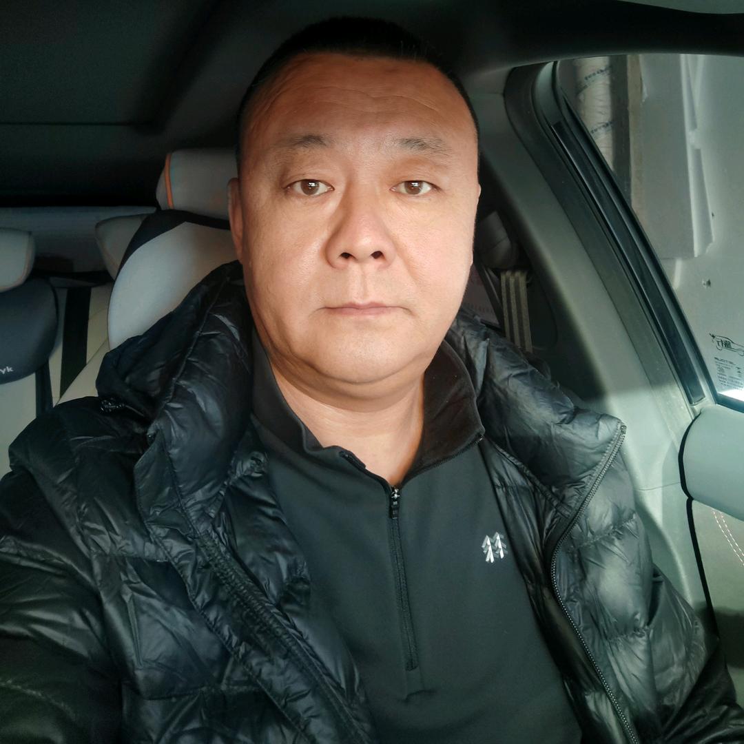 小哥乱乐乐
