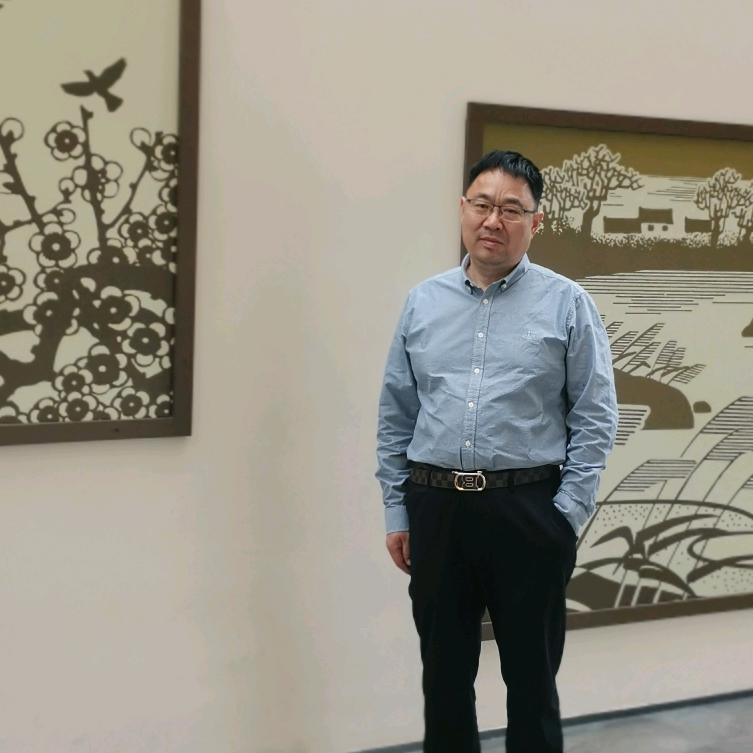 张扬文静