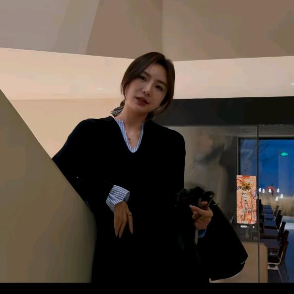 余欢欢YHH（穿搭分享）