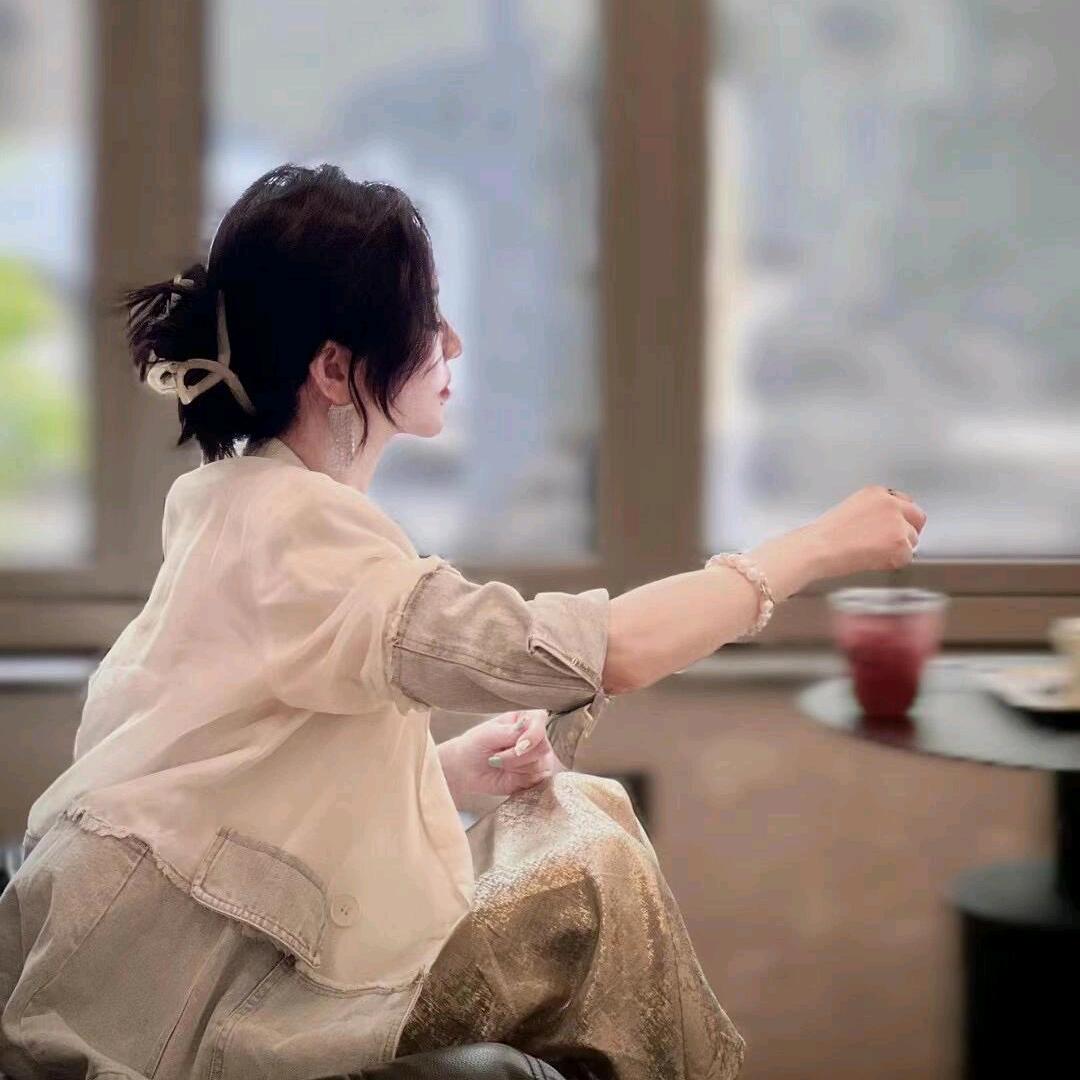 小D