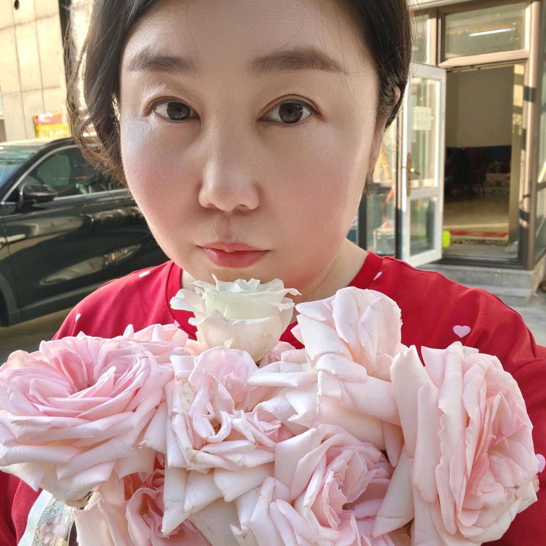 金洒洒
