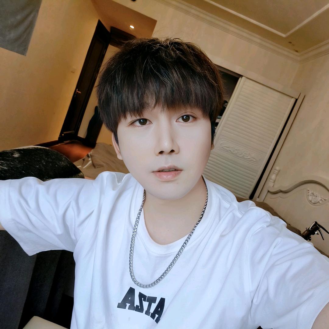 黑黑。