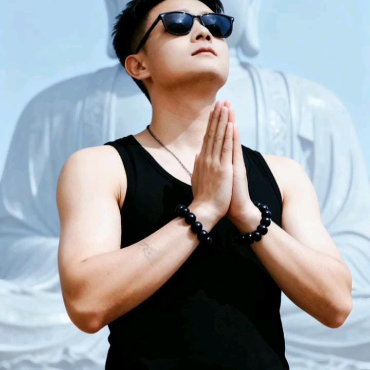 ᰔᩚ小ღ梁呀࿐