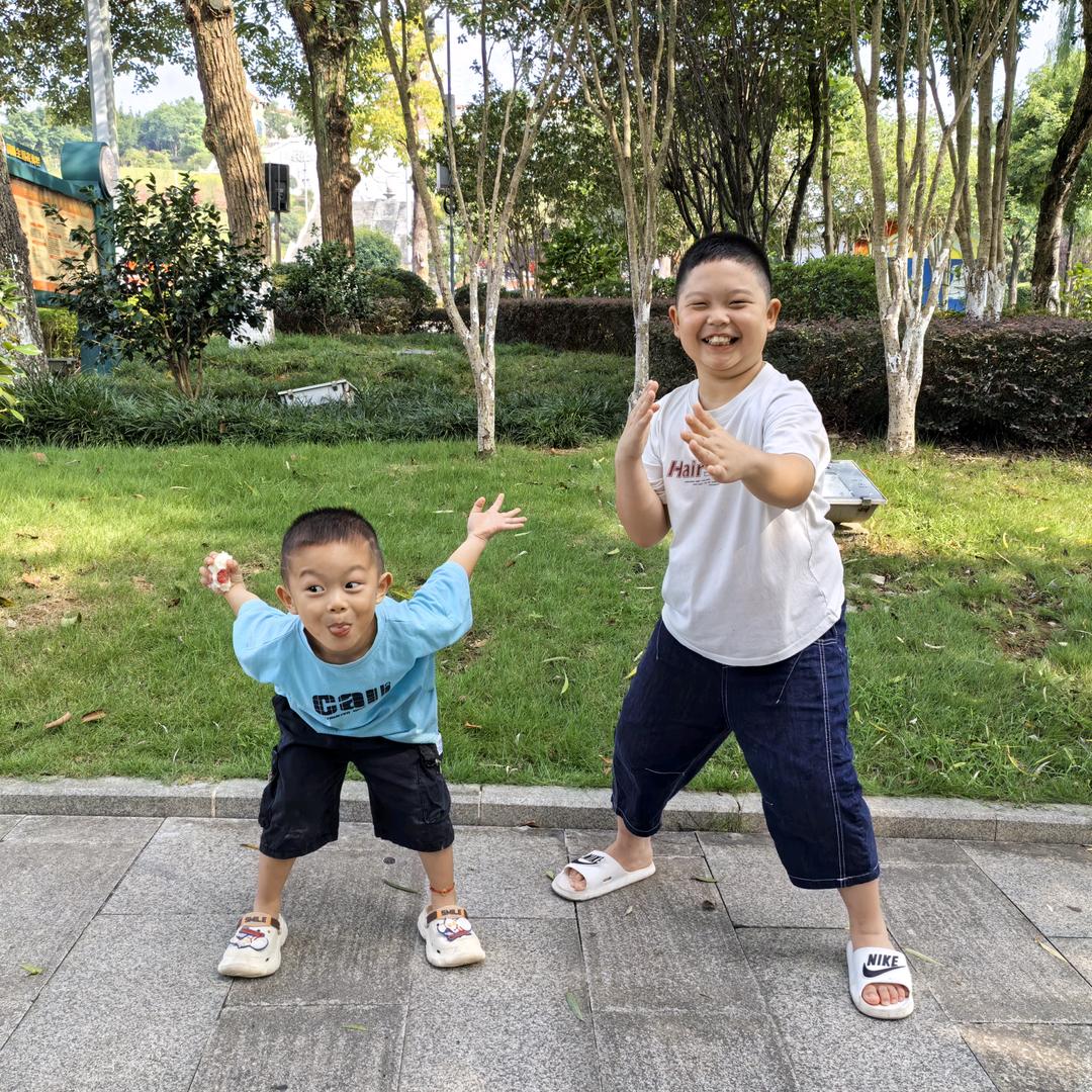 维六小韦刻碑