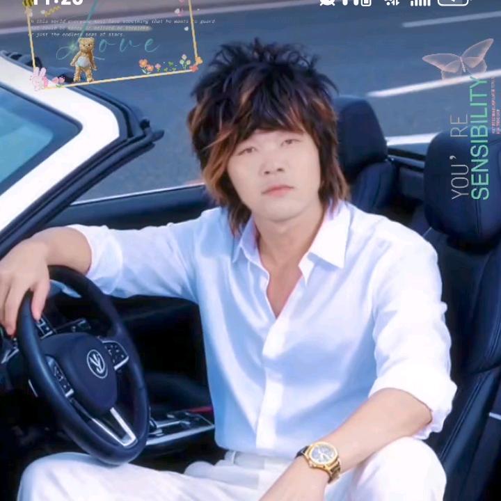 手抱月琴怀抱你