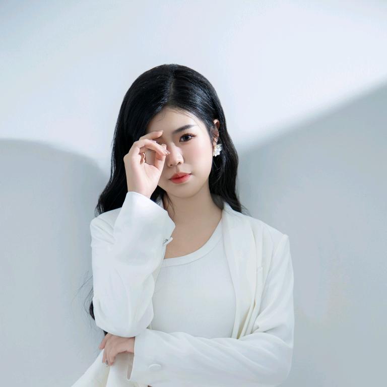 广元化妆师瑶瑶