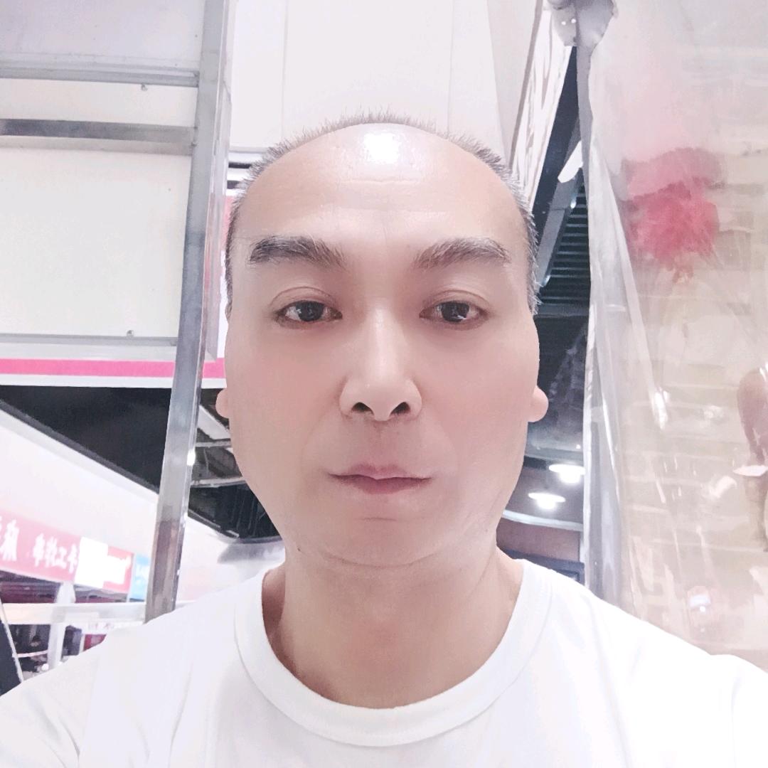 啊三哥（每晚10点10分直播）