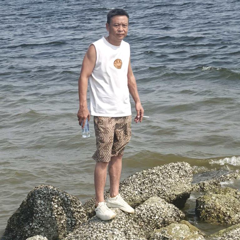 蜕👉颖👈而出