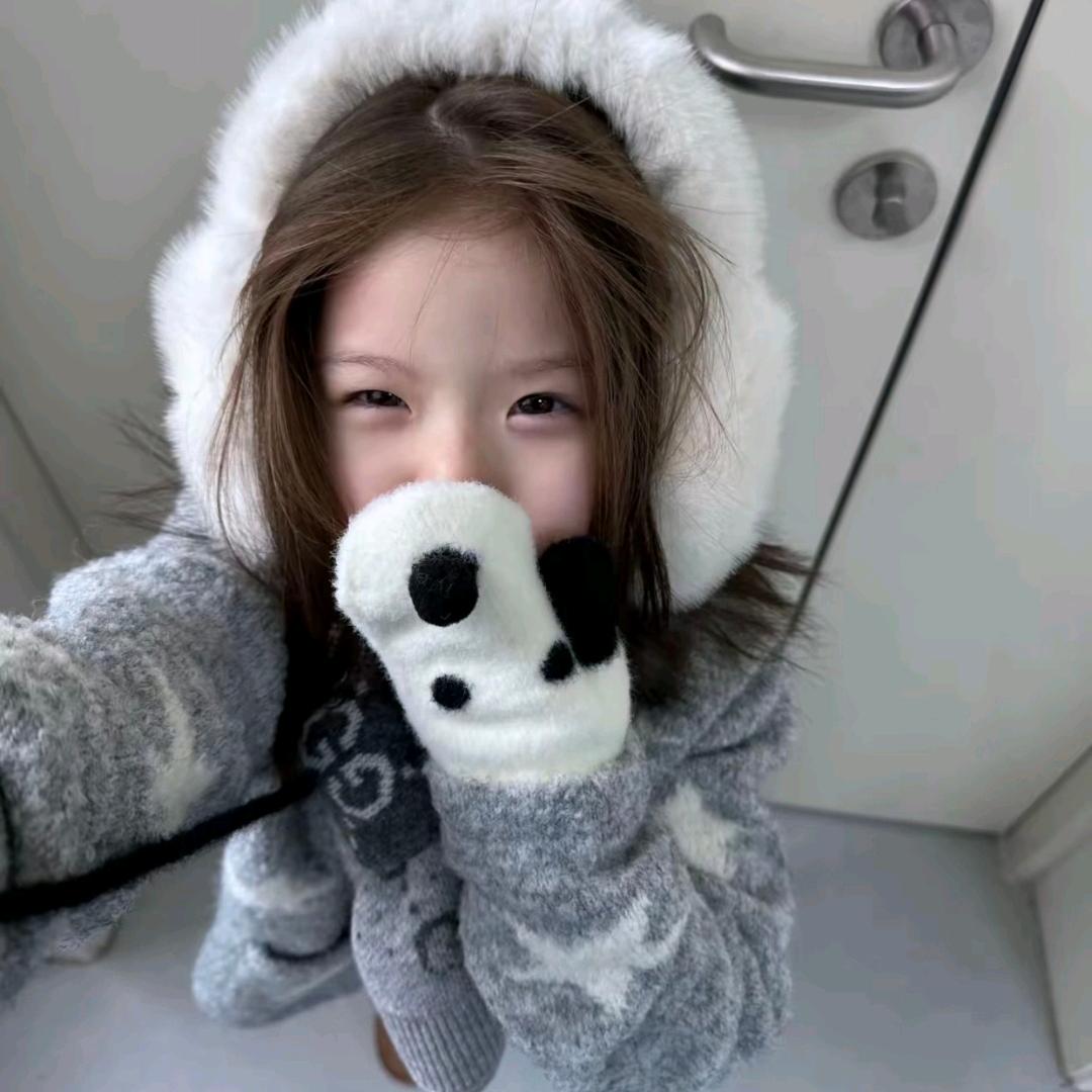 Y~